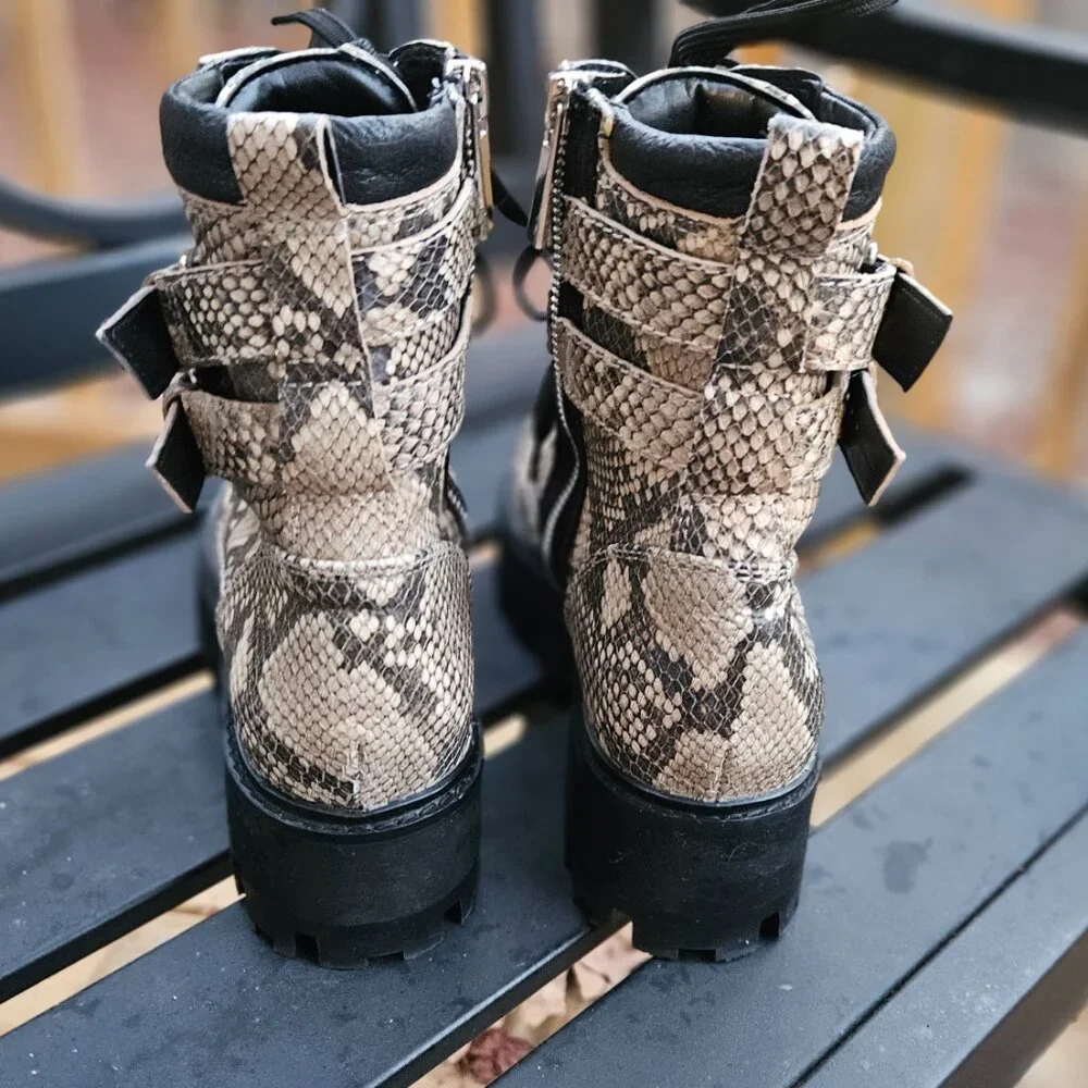 NWOT Dolce Vita PALINE Combat BOOTS Snakeskin Lug Sole - Sz 8 - Picture 6 of 10